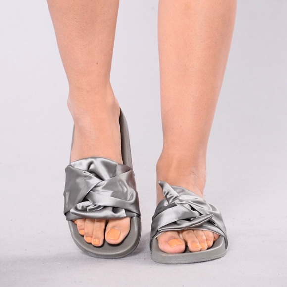 Fashion Nova Slides (Sold Out On Site) - Picture 1 of 4